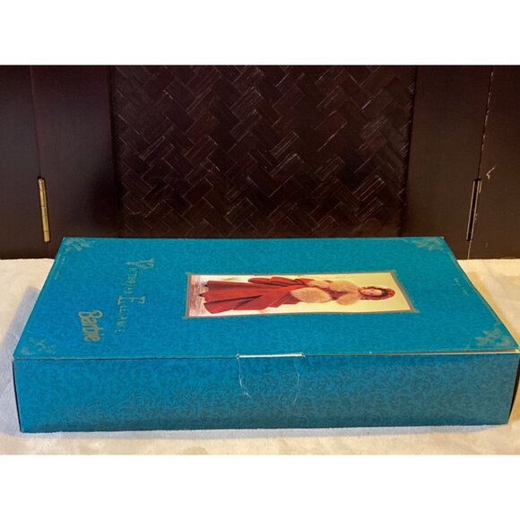 Victorian Elegance Barbie 1994 Mattel 12579 NRFB Red Fur Trim Coat - Picture 10 of 16